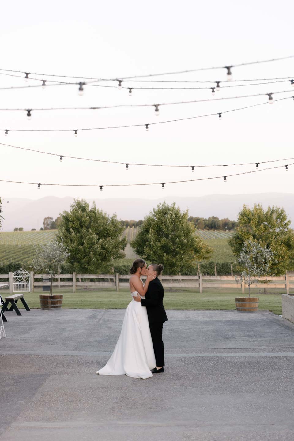 Zonzo Weddings Couple Kiss